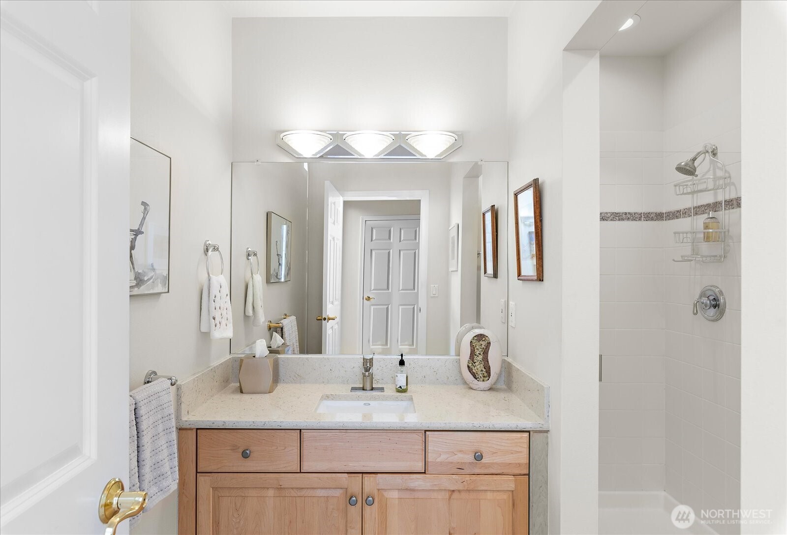 546 Walnut Street, Unit 201 Edmonds, WA 98020 - Photo 27 of 34