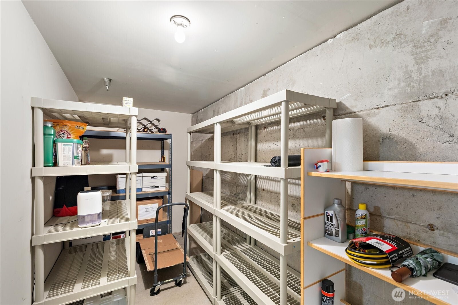 546 Walnut Street, Unit 201 Edmonds, WA 98020 - Photo 33 of 34