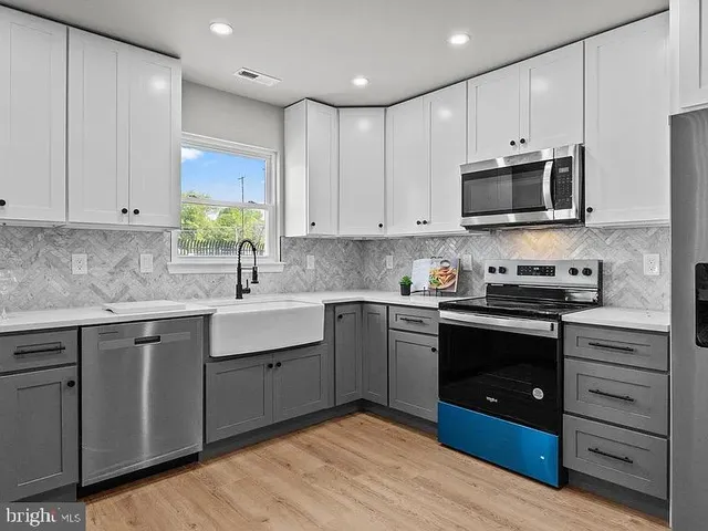 $549,900 | 2814 Avenue E Levittown Pa, Bristol, PA 19007