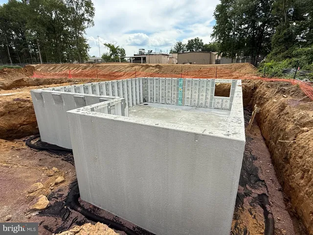 $549,900 | 2814 Avenue E Levittown Pa, Bristol, PA 19007