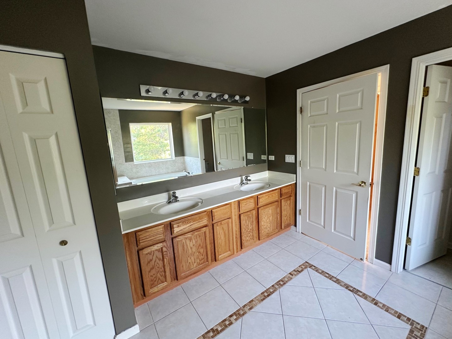 331 Parkstone Drive Cary, IL 60013 - Photo 17 of 21