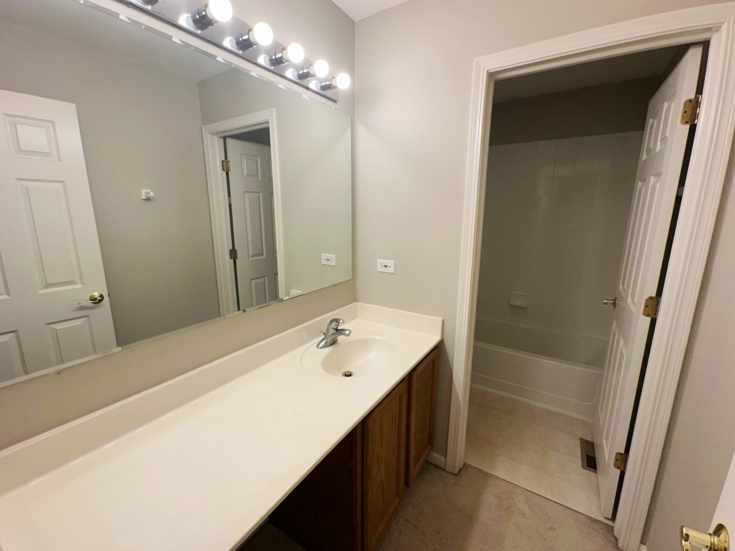 331 Parkstone Drive Cary, IL 60013 - Photo 19 of 21