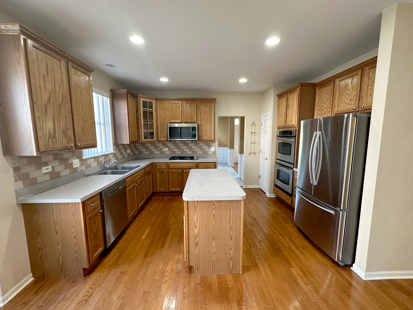 331 Parkstone Drive Cary, IL 60013 - Photo 7 of 21