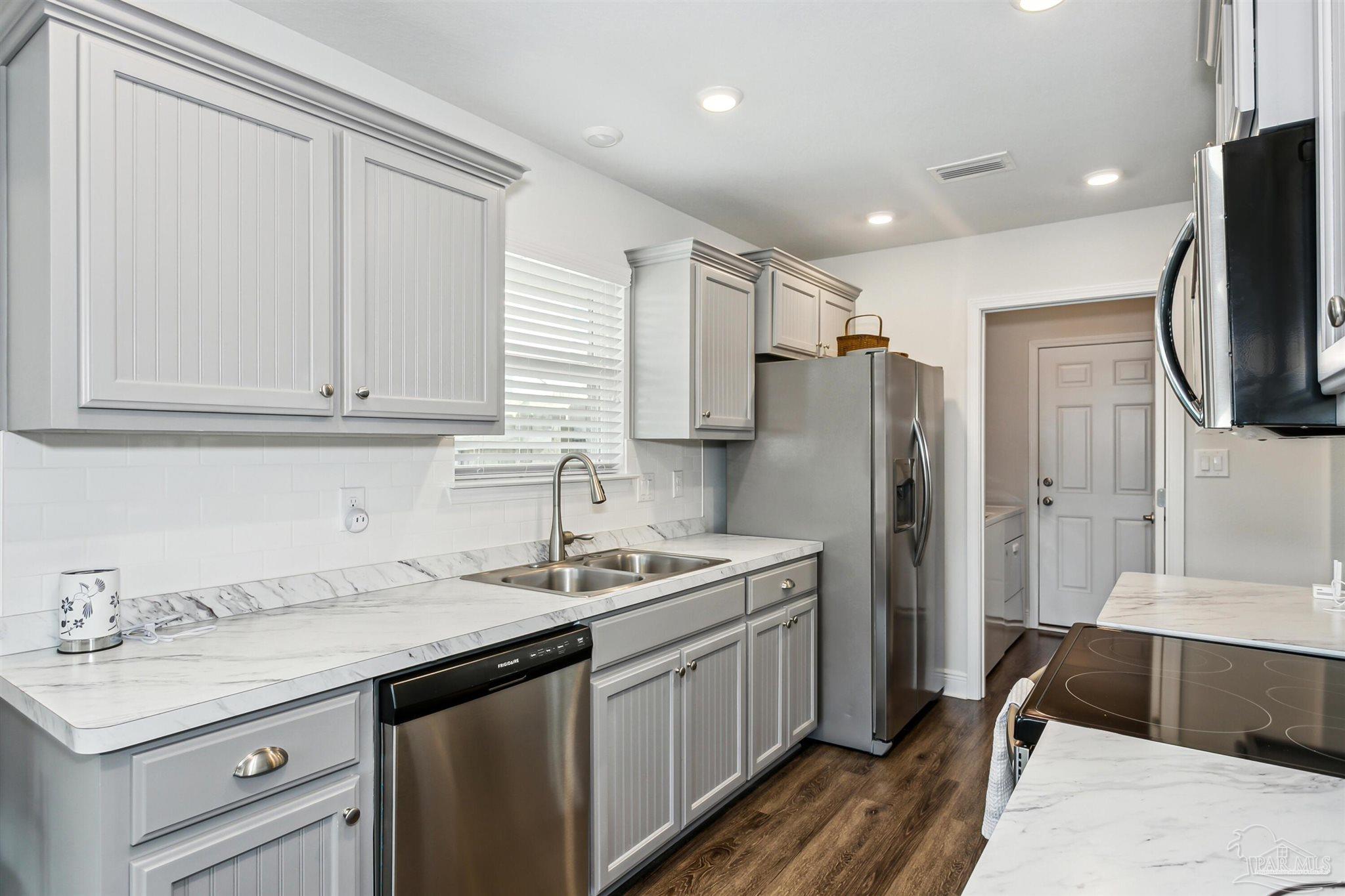 12390 Pinfish Road Pensacola, FL 32506 - Photo 11 of 23 Gallery Image 11