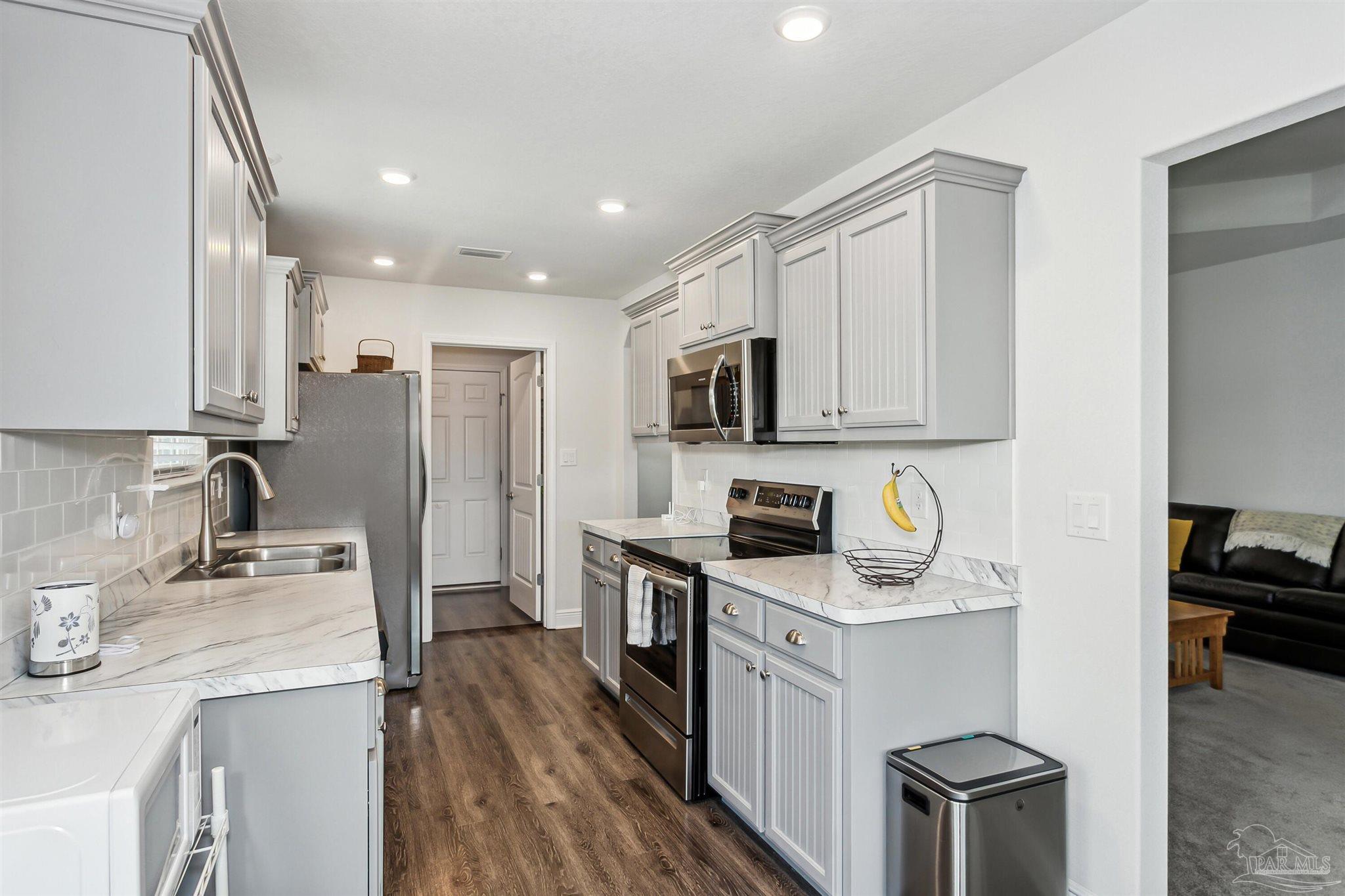 12390 Pinfish Road Pensacola, FL 32506 - Photo 10 of 23 Gallery Image 10