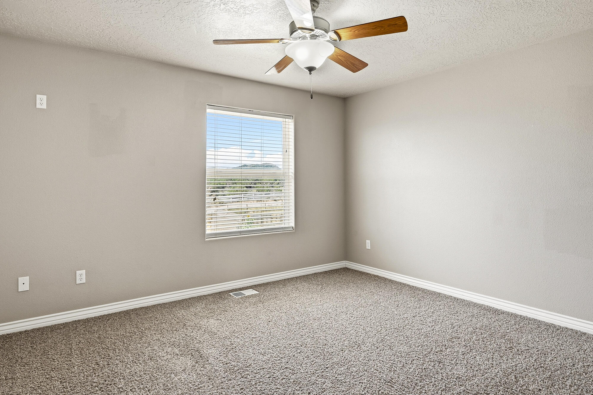 5002 4300 West Cedar City, UT 84721 - Photo 21 of 61 5002 N 4300 W-24