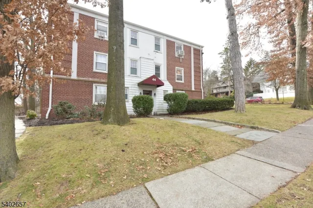$1,595 | 44 Union Street, Unit 6, Montclair, NJ 07042