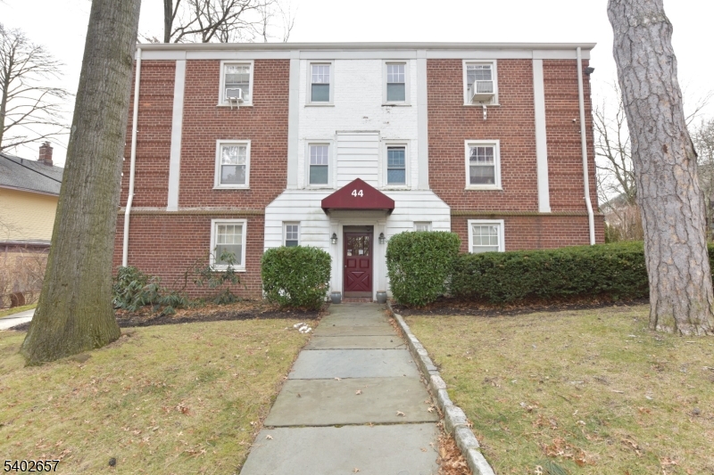 44 Union Street, Unit 6 Montclair, NJ 07042 - Photo 2 of 12 a front view of a house having yard
