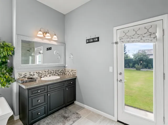 $965,000 | 156 Richmond Avenue, Clovis, CA 93619