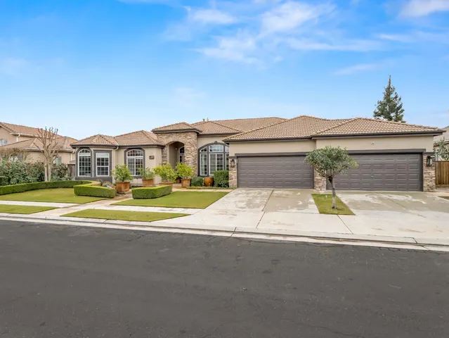 $965,000 | 156 Richmond Avenue, Clovis, CA 93619