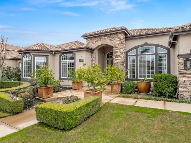 $965,000 | 156 Richmond Avenue, Clovis, CA 93619