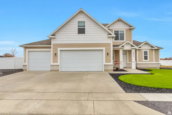 $699,900 | 5417 West 3850 South, Hooper, UT 84315