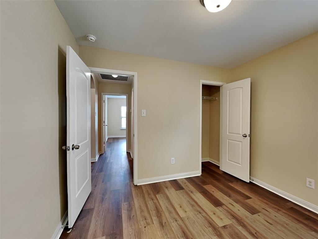 1334 Barrel Drive Dallas, TX 75253 - Photo 11 of 15 wooden floor in a gallery