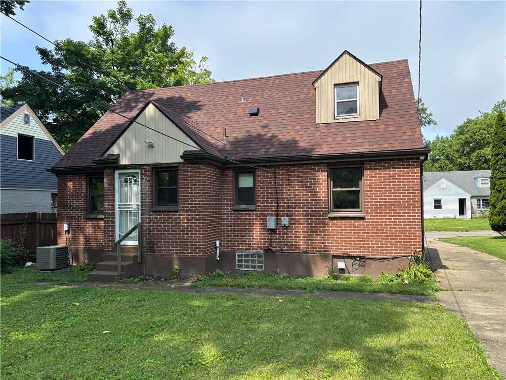 1820 Shaftesbury Road Dayton, OH 45406 - Photo 3 of 25