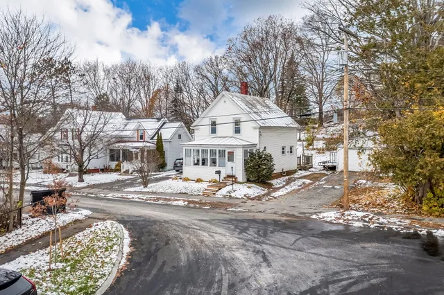 $165,900 | 32 East Maple Street, Skowhegan, ME 04976