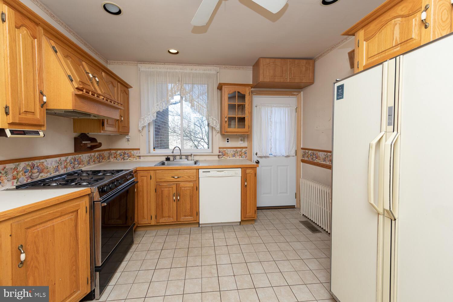 11 West Hampton Road Philadelphia, PA 19118 - Photo 15 of 33