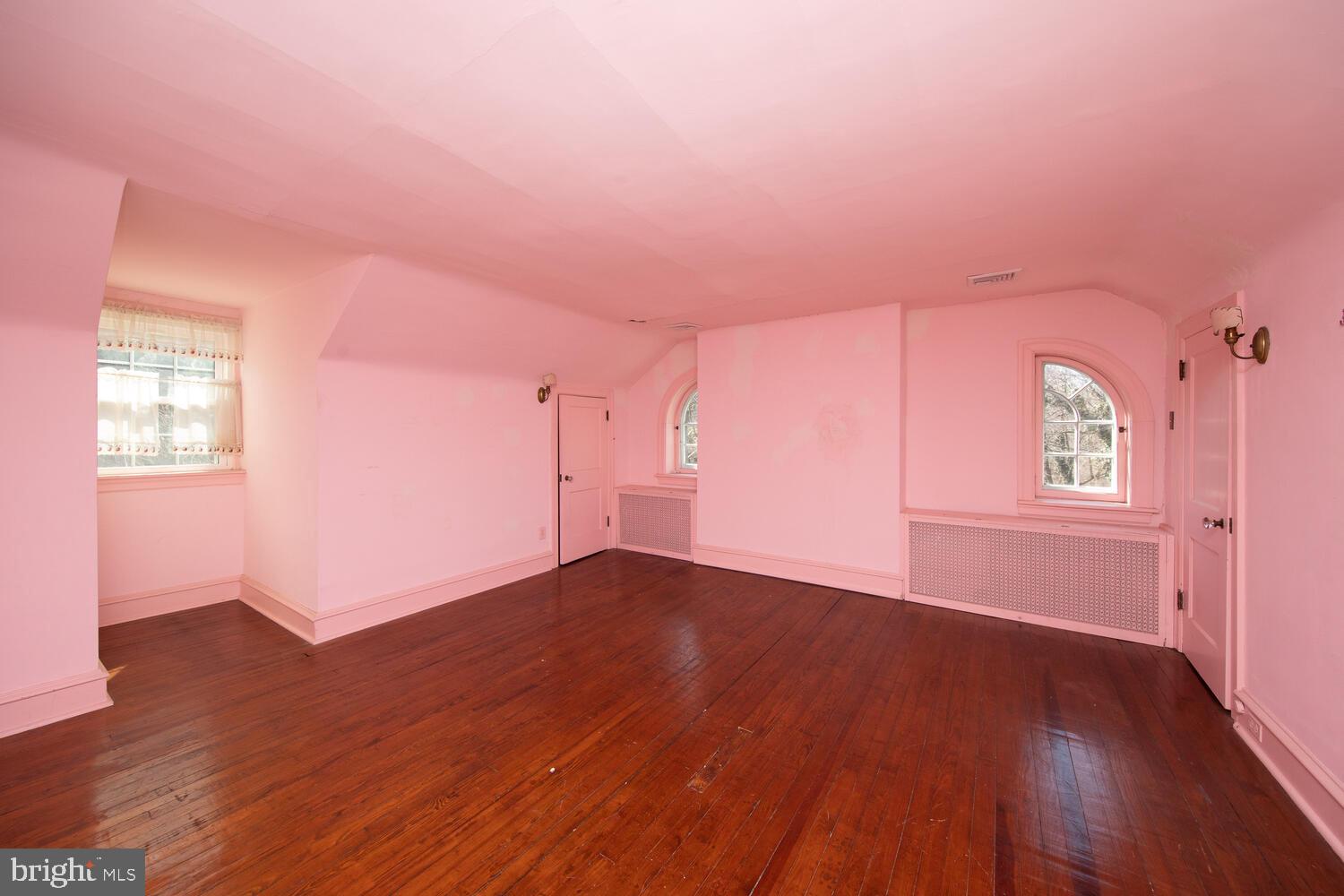 11 West Hampton Road Philadelphia, PA 19118 - Photo 26 of 33