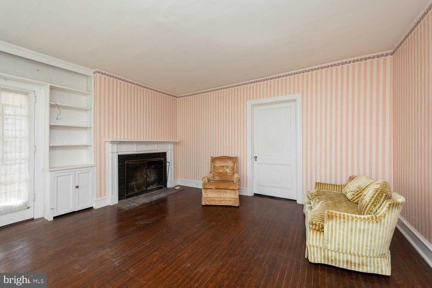 11 West Hampton Road Philadelphia, PA 19118 - Photo 4 of 33