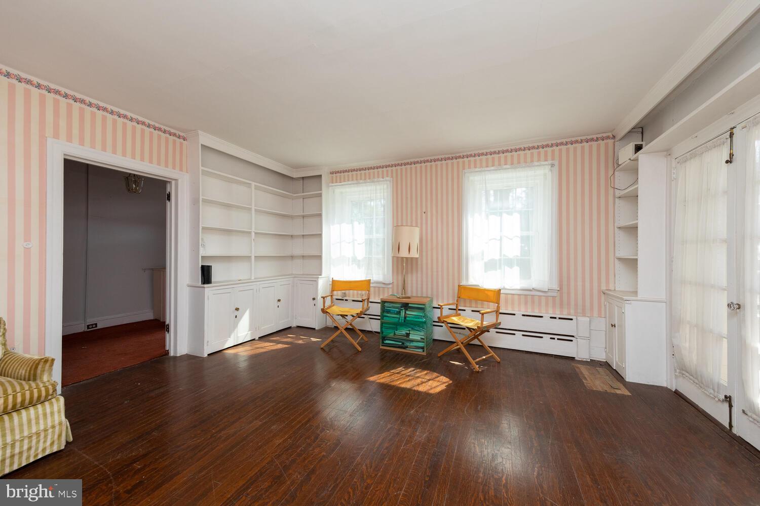 11 West Hampton Road Philadelphia, PA 19118 - Photo 6 of 33