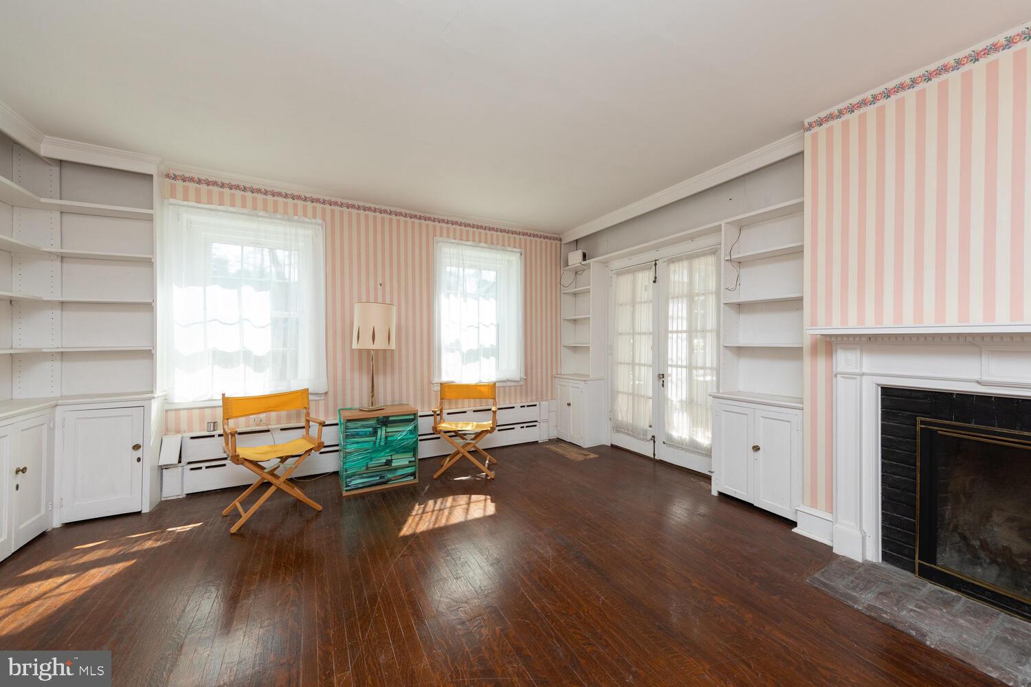 11 West Hampton Road Philadelphia, PA 19118 - Photo 7 of 33