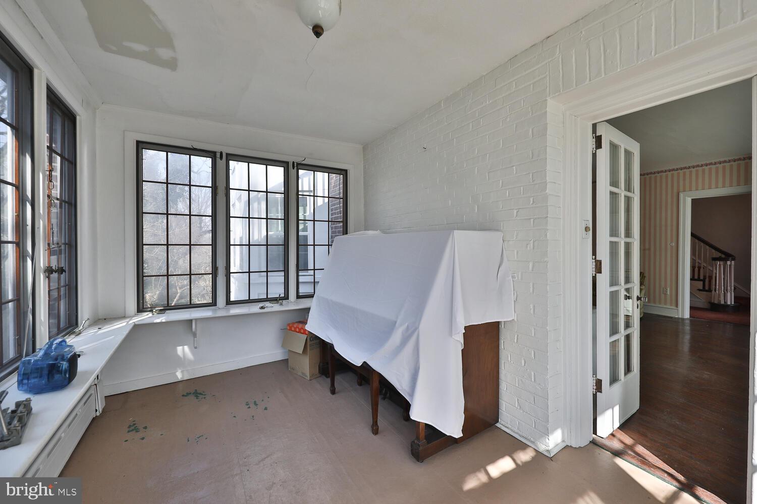 11 West Hampton Road Philadelphia, PA 19118 - Photo 8 of 33