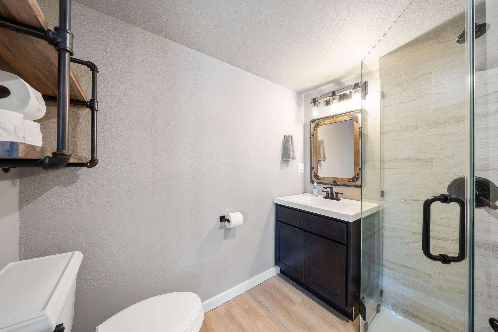 3317 Riverside Drive Anderson, CA 96007 - Photo 52 of 77 Studio