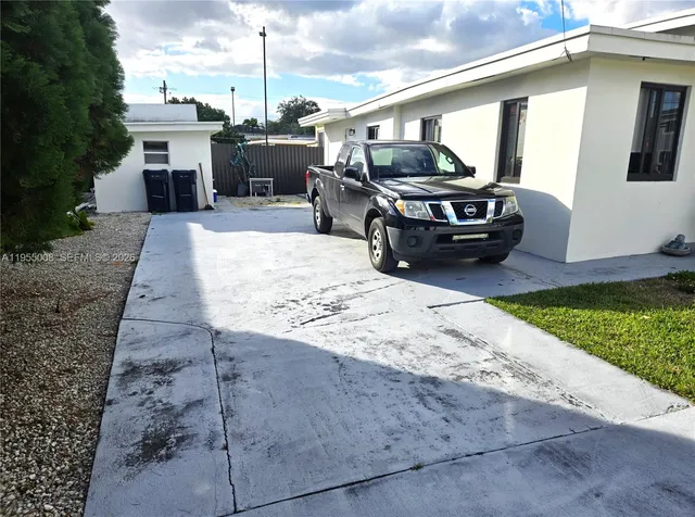 $2,500 | 8780 Southwest 36th Street, Unit 2, Miami, FL 33165