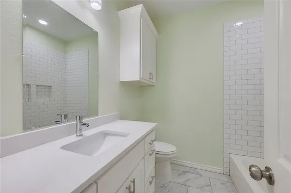 $279,000 | 1400 West 18th Street, Bryan, TX 77803