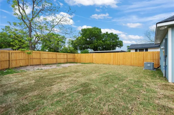 $279,000 | 1400 West 18th Street, Bryan, TX 77803
