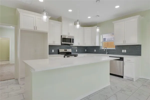 $279,000 | 1400 West 18th Street, Bryan, TX 77803