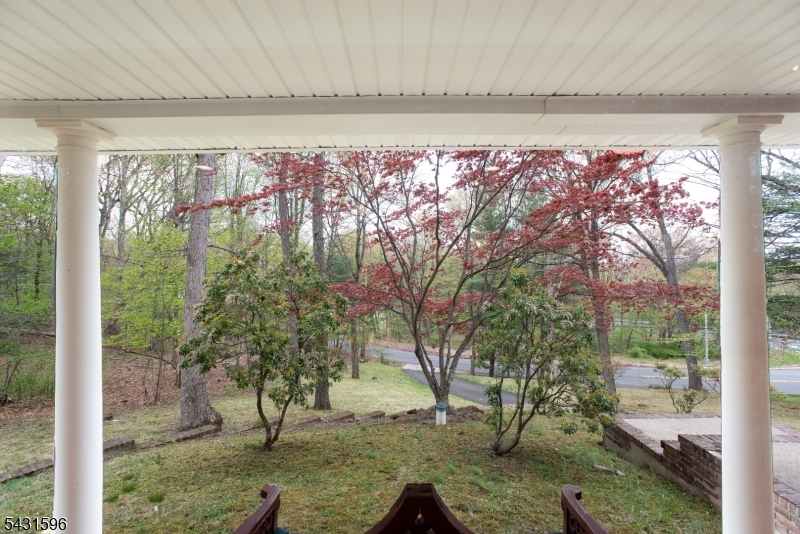 17 Drift Road Watchung, NJ 07069 - Photo 9 of 29