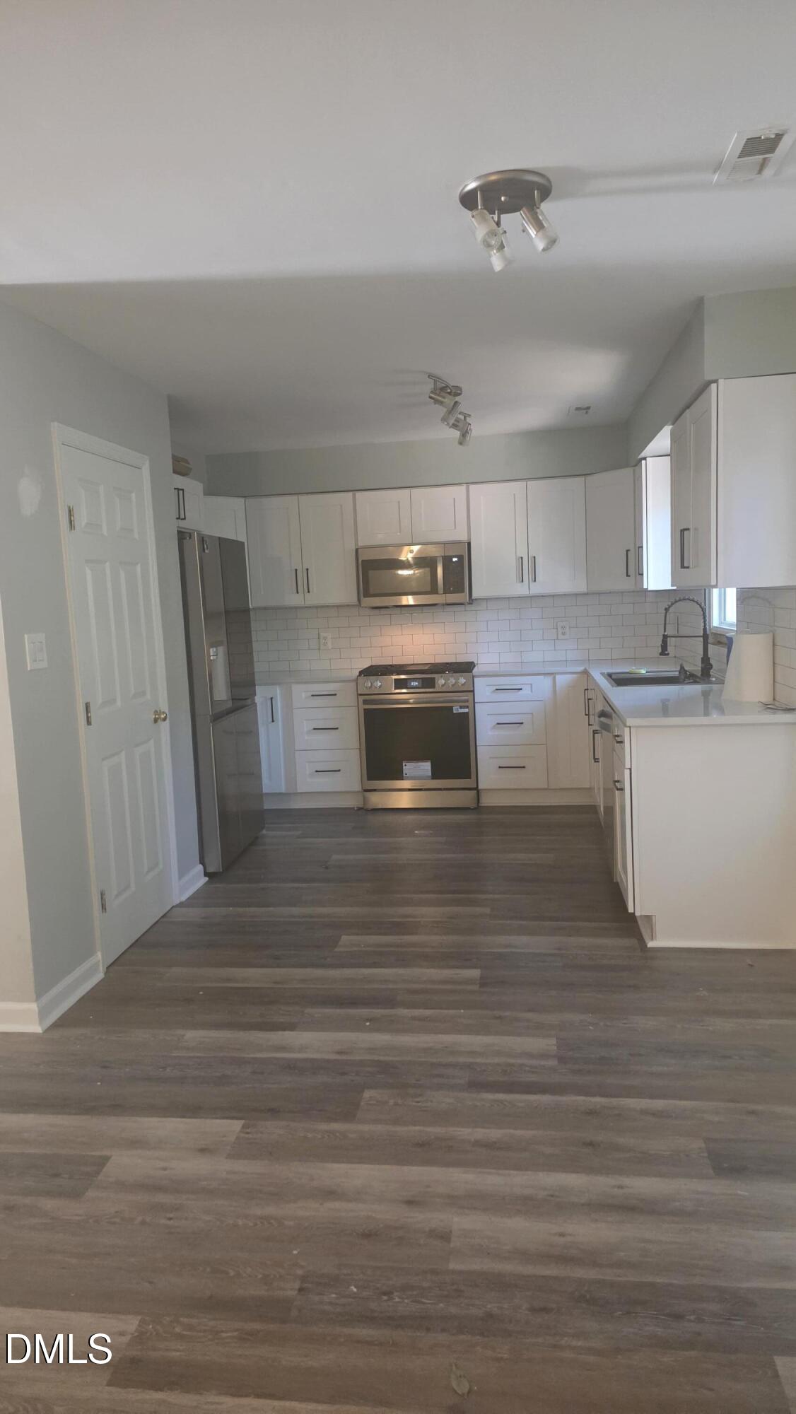 4500 Hollirose Place Raleigh, NC 27616 - Photo 11 of 33 1000322724