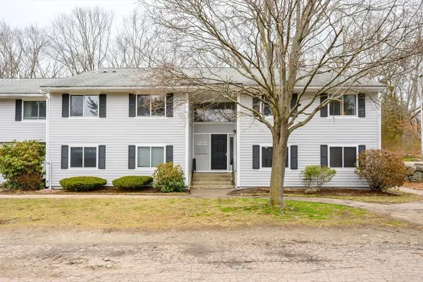 $3,195 | 13 Beal's Cove Road, Unit K, Hingham, MA 02043