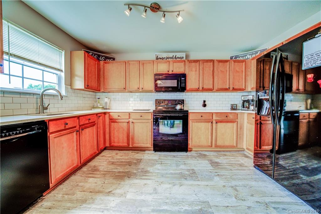 725 Overlook Road Lowell, NC 28098 - Photo 7 of 28 Gallery Image 7