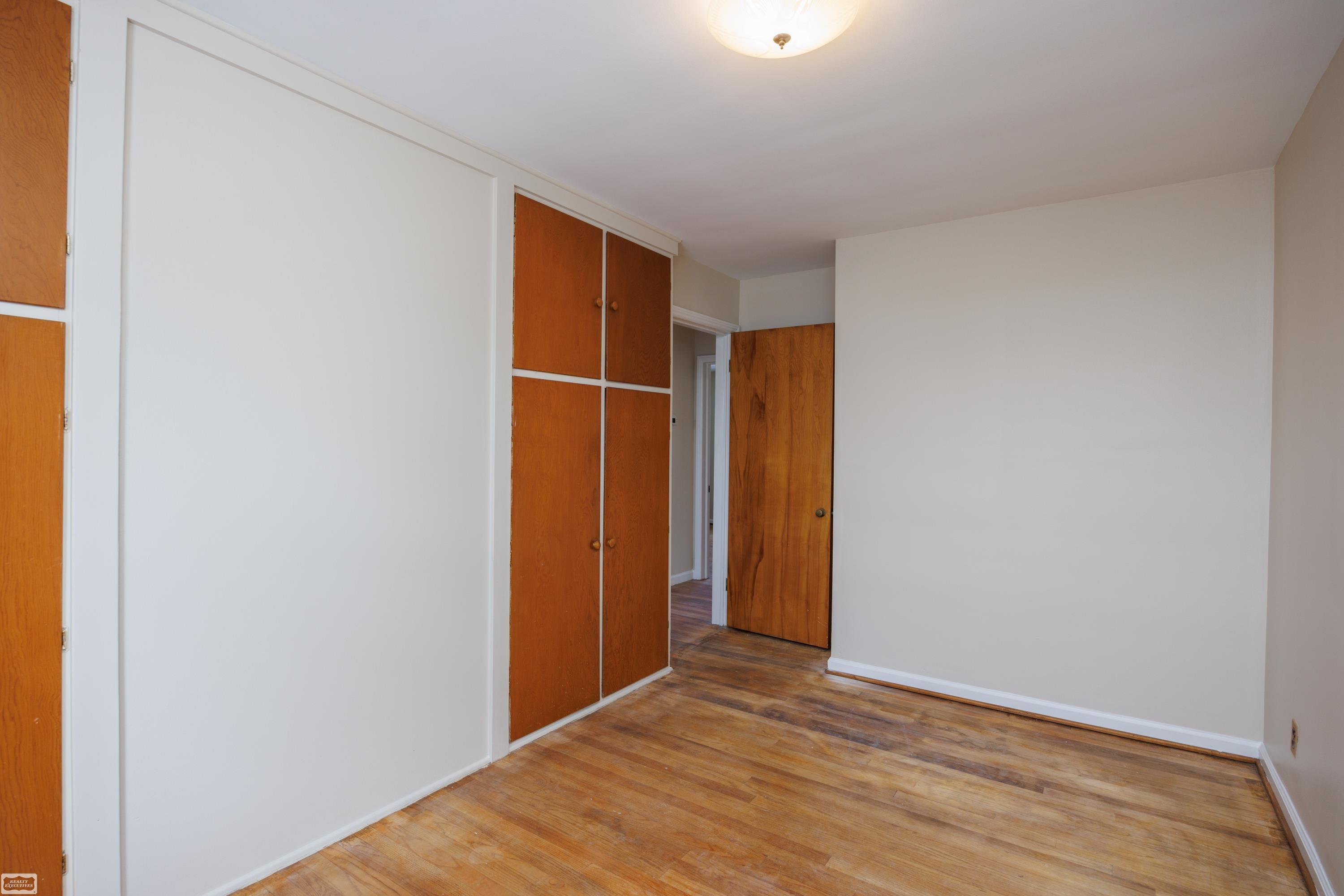 2403 Crooks Road Royal Oak, MI 48073 - Photo 12 of 16 50195808-729dc36b-cf39-493b-b3c3-01bc0497f287.JPG