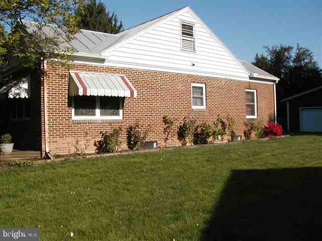 51 Greystone Road Carlisle, PA 17013 - Photo 2 of 22 Gallery Image 2