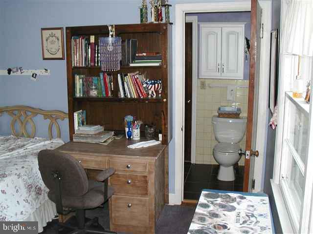 51 Greystone Road Carlisle, PA 17013 - Photo 5 of 22 Gallery Image 5
