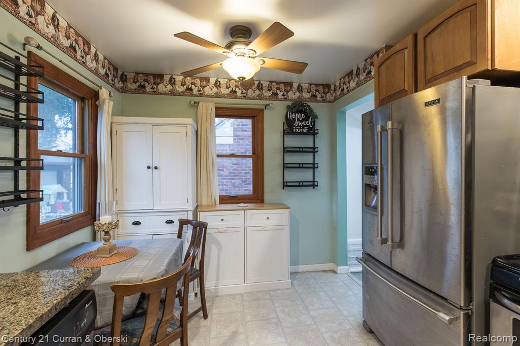 10044 Ruth Avenue Allen Park, MI 48101 - Photo 5 of 17