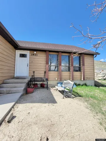 $314,900 | 1921 Berry Drive, Kemmerer, WY 83101