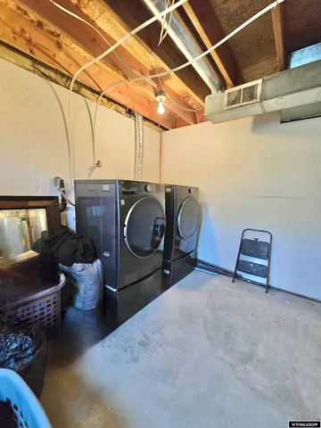 $314,900 | 1921 Berry Drive, Kemmerer, WY 83101