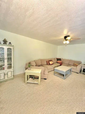 $314,900 | 1921 Berry Drive, Kemmerer, WY 83101