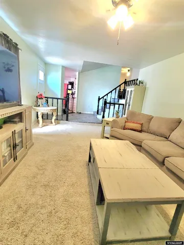 $314,900 | 1921 Berry Drive, Kemmerer, WY 83101