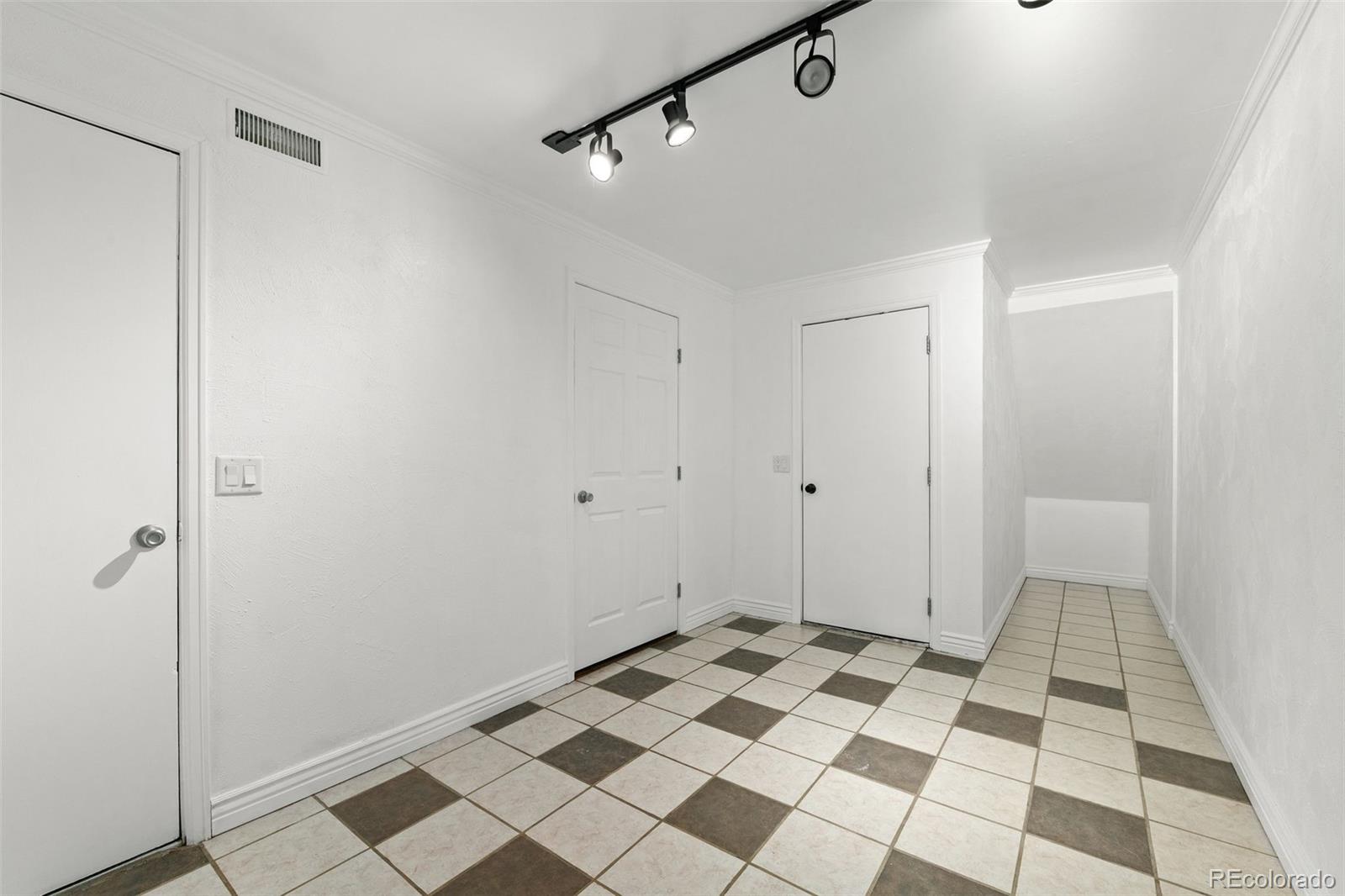 1811 South Quebec Way, Unit 17 Denver, CO 80231 - Photo 36 of 44