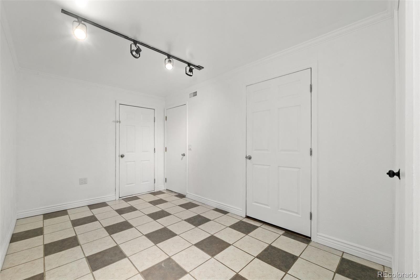 1811 South Quebec Way, Unit 17 Denver, CO 80231 - Photo 37 of 44