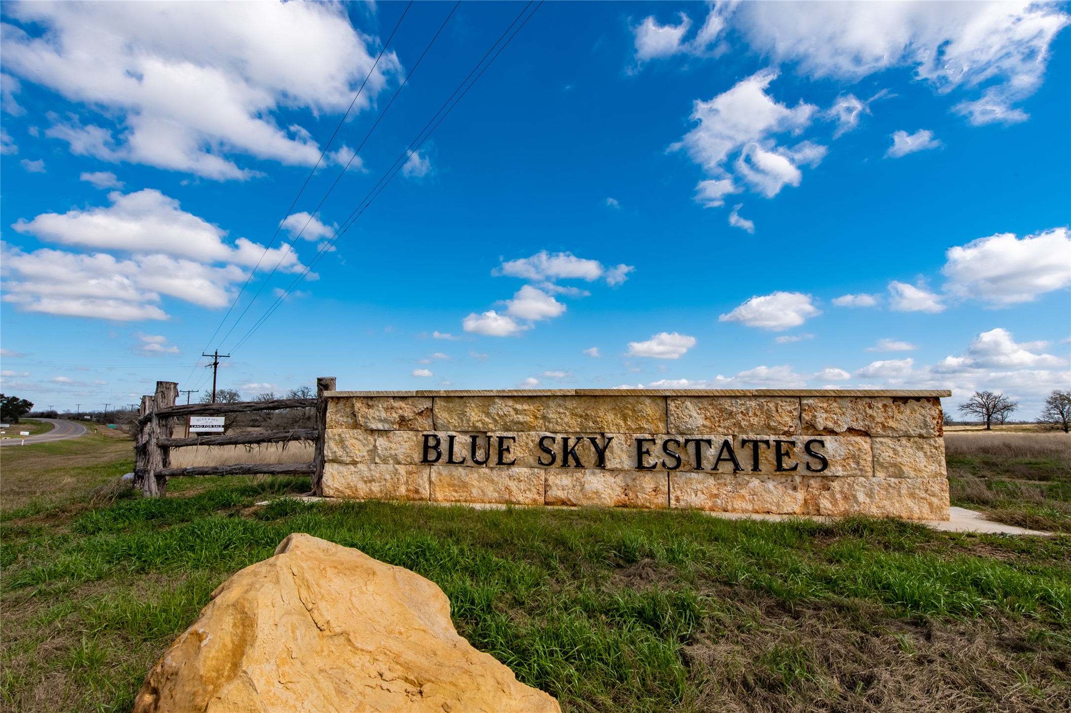 Tbd Tbd New Moon Court Red Rock, TX 78662 - Photo 5 of 19 a view of a bunch of trees