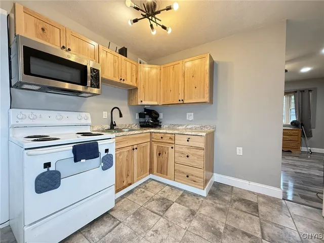 $170,000 | 7926 Rinaldo Boulevard North, Bridgeport, NY 13030