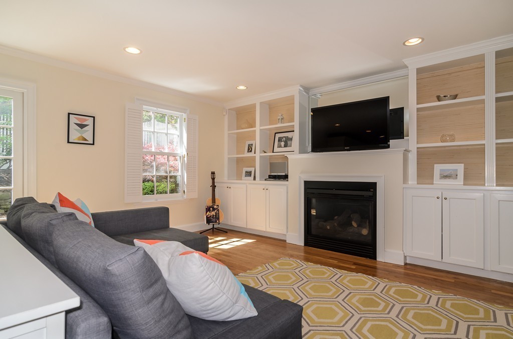 33 Chestnut Hill Road Newton, MA 02467 - Photo 6 of 27