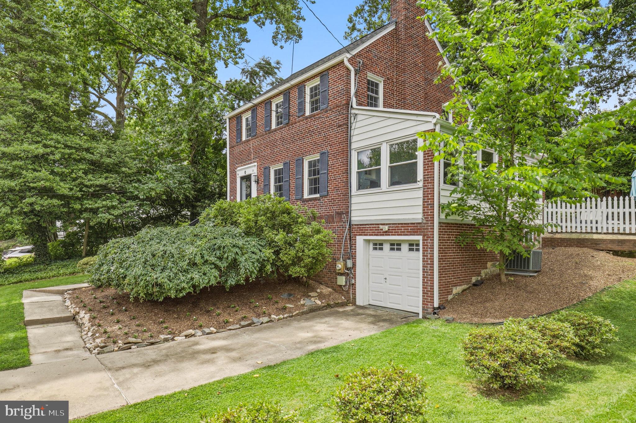 2504 Seminary Road Silver Spring, MD 20910 - Photo 4 of 42