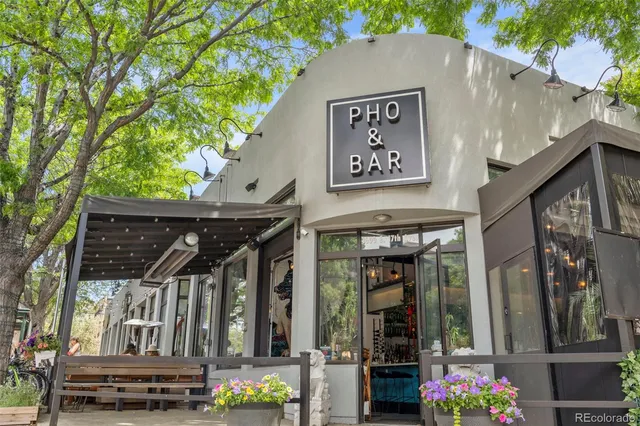 a view of entryway front of house