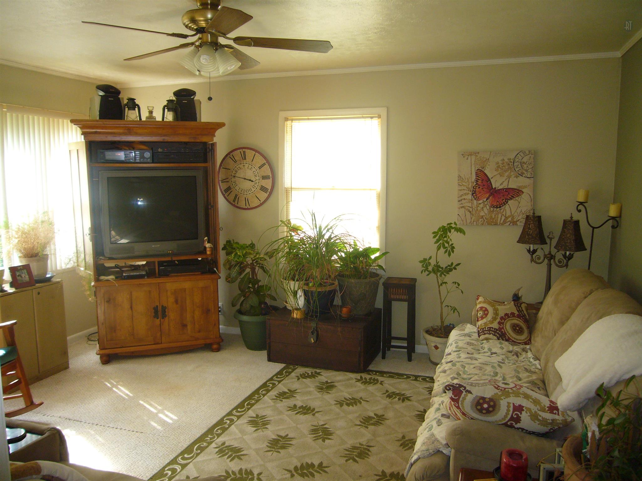 1005 North Springs Road Red Boiling Springs, TN 37150 - Photo 3 of 20 a living room with furniture and a flat screen tv